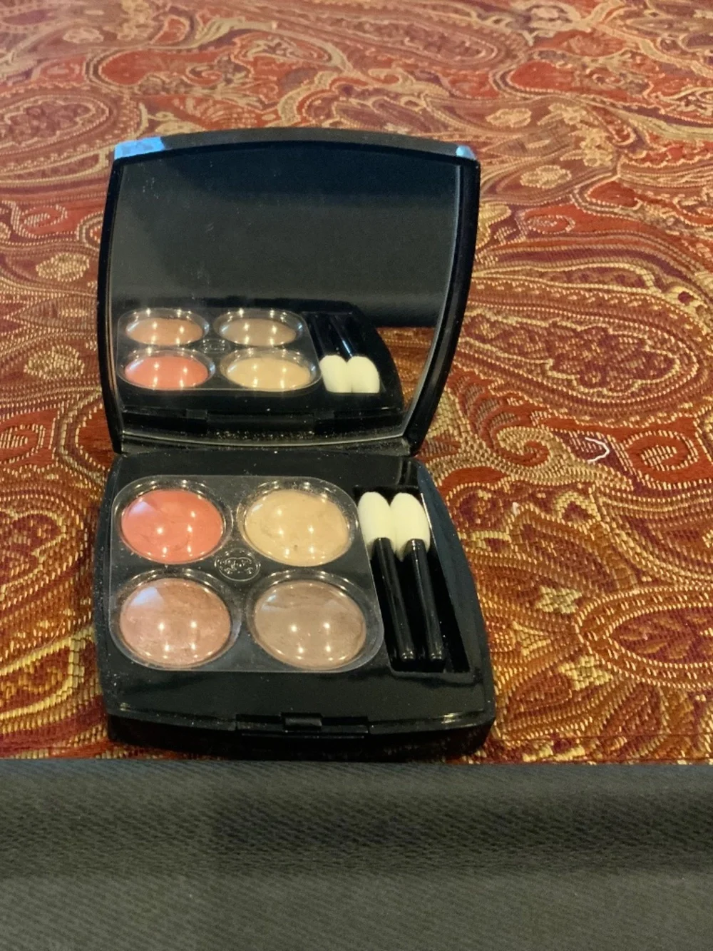 Chanel Les 4 ombres eyeshadow quad in utopia , Hard to find, used few times